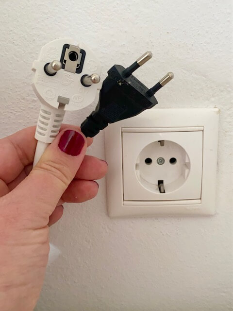 travel adaptor australia to greece