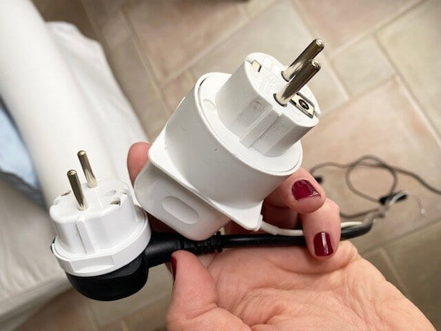 travel adapter uk to greece