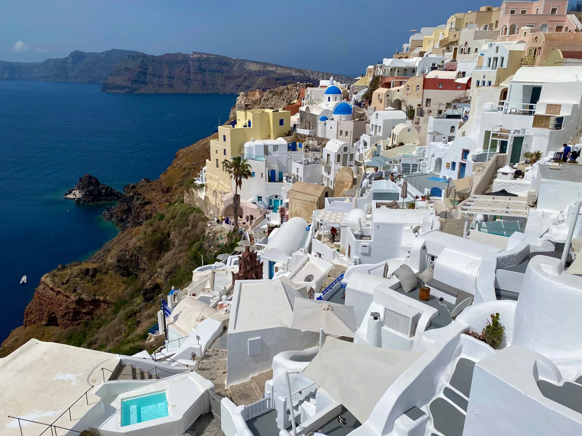 Here’s the Best Way to Get from Athens to Santorini